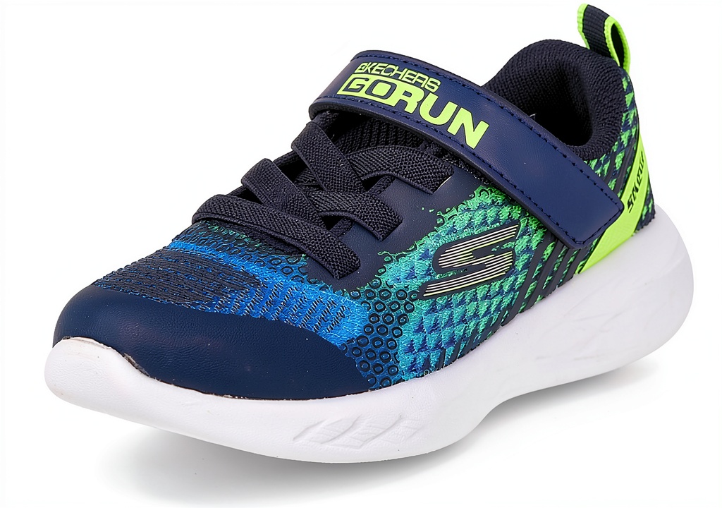 Skechers Sneaker Low in uso su un bambino durante attività all'aperto