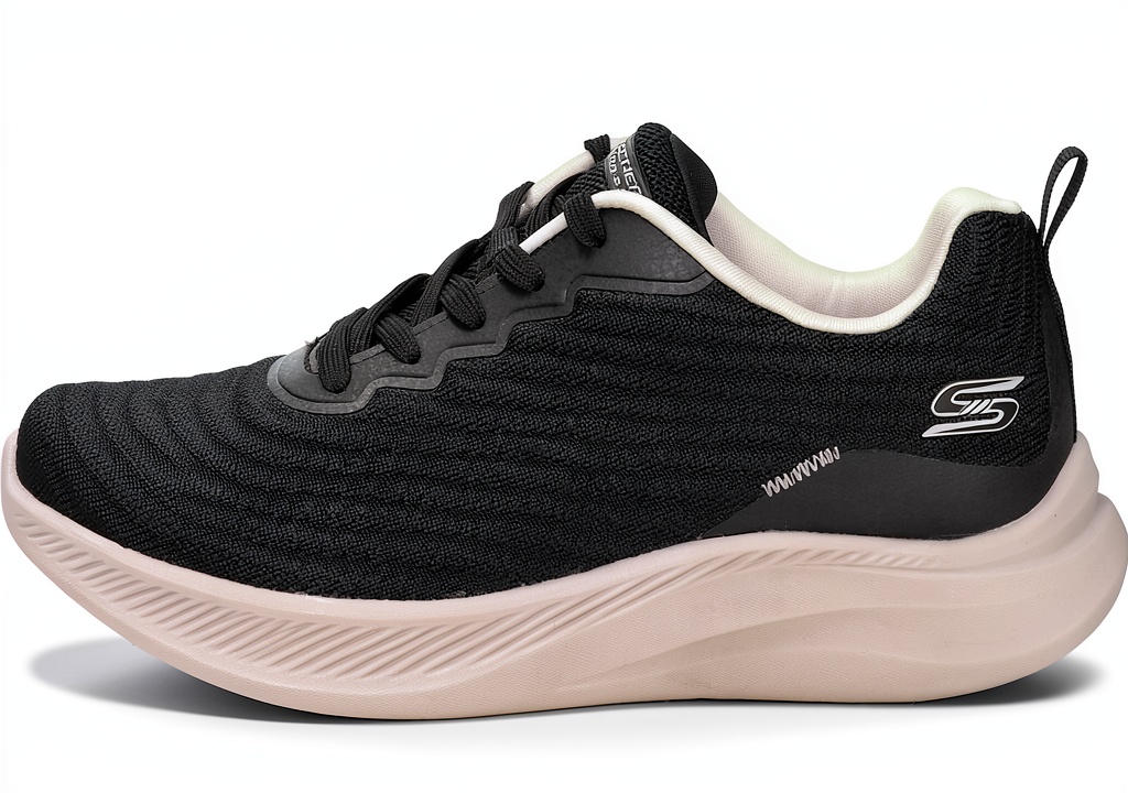 Skechers Sneaker Donna Nero Comode Casual Sportive posizionate su diverse superfici per test di usura