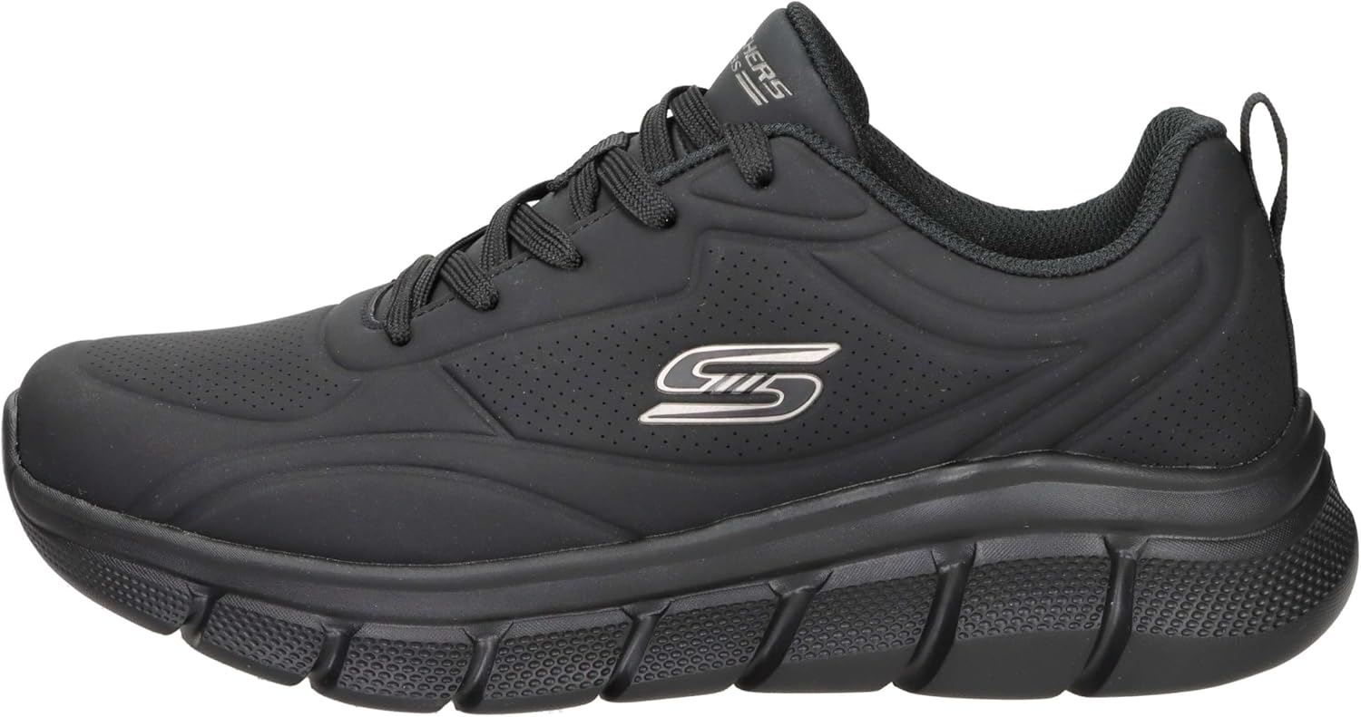 Sneaker Skechers nere su sfondo neutro